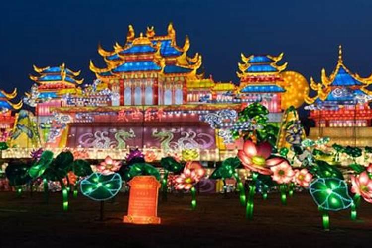 七月十五当天能烧纸吗烧给谁的？