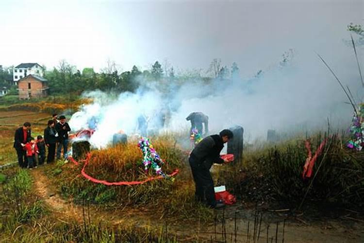 清明节的习俗中有哪些迷信现象与陈规陋习