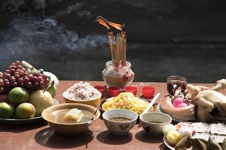 哪位大师来回答:鼠年本命年应该注意些什么,穿着有讲究吗