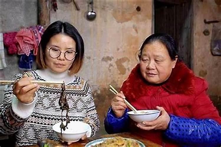 1977年属蛇女在2024年运程和每月运势
