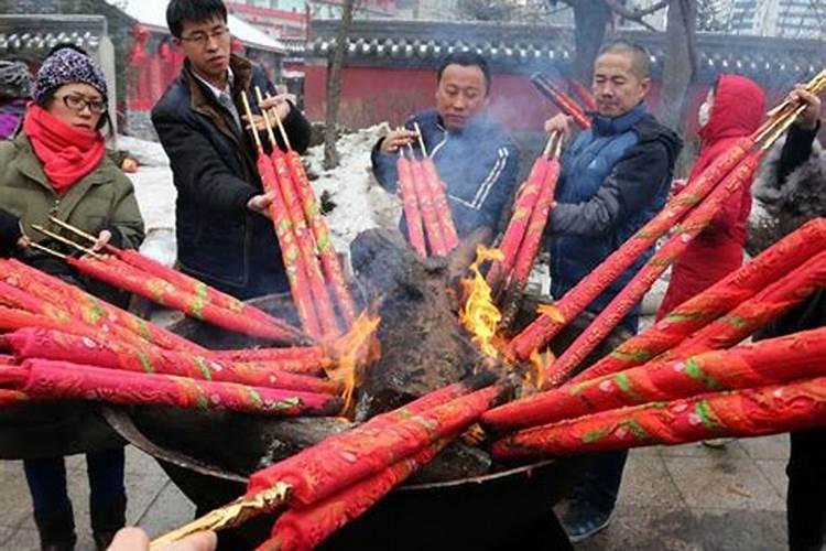 正月初一烧香祈福多少根香比较好