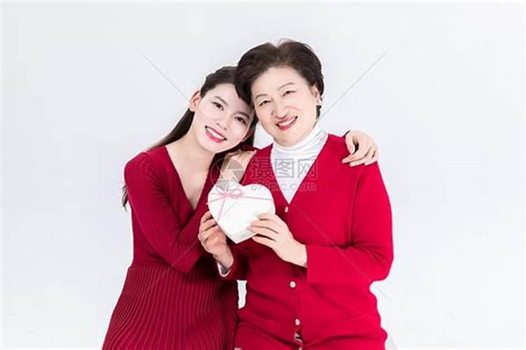 七夕节儿子给妈妈送什么礼物？