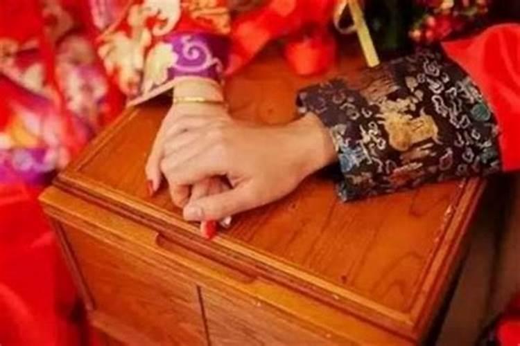 丙午日柱女人克夫如何化解,丙午日柱男命克妻怎么化解