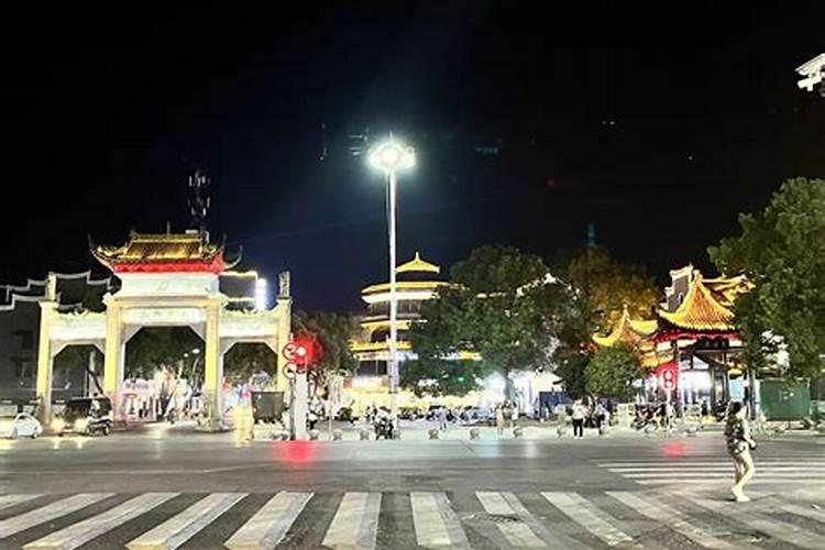 哪个时间上供比较好 八月十五上供几点撒供品