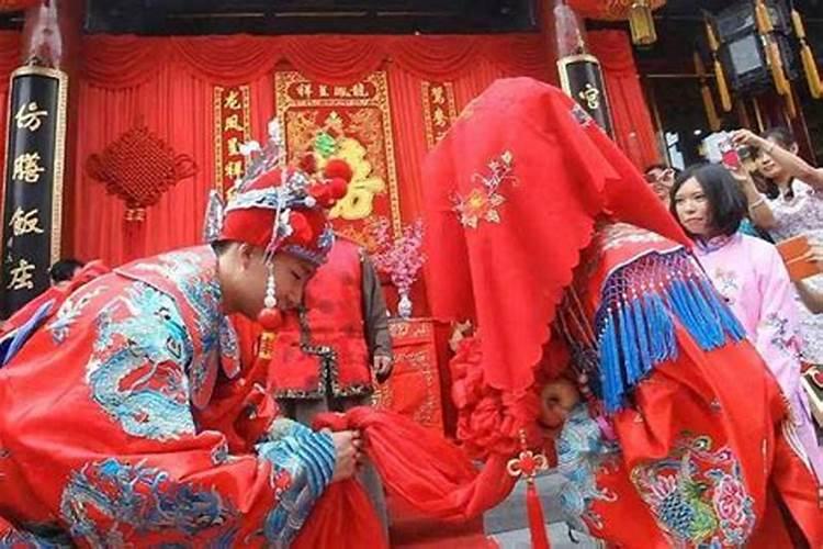 两个人的生辰八字算结婚日期,两人生辰八字怎么查询结婚日子？