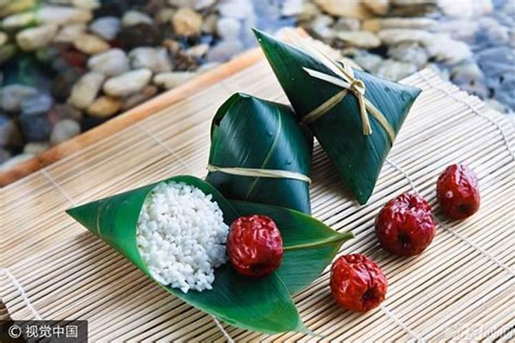 梦见厕所上有很多屎尿