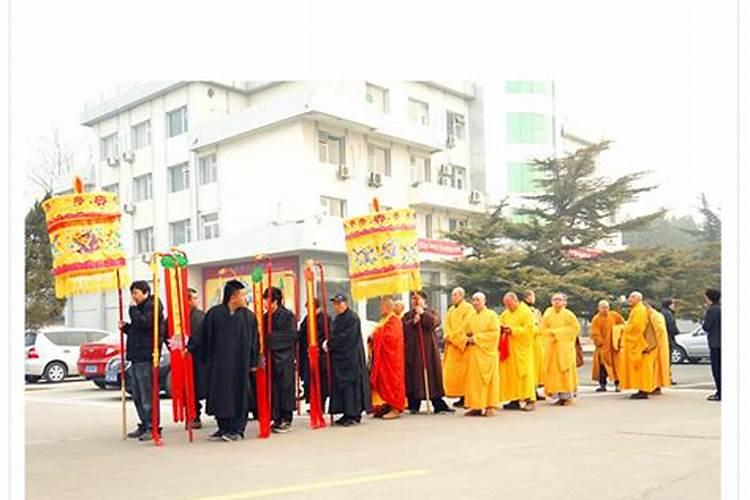 梦见死去的舅舅和我说话