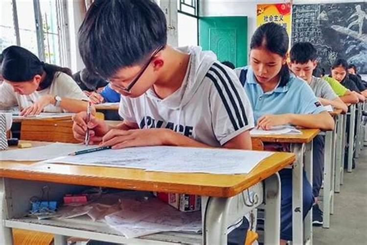 梦见考试成绩具体分数 梦见考试分数是什么意思