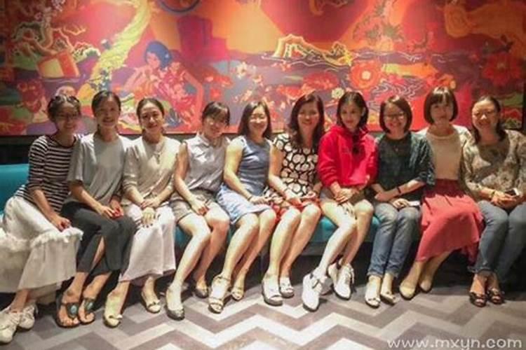 梦见以前的老同学聚到一起的预兆