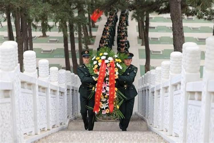 本命年梦见蛇是什么意思