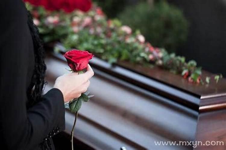 梦见死去的亲人哭有什么征兆