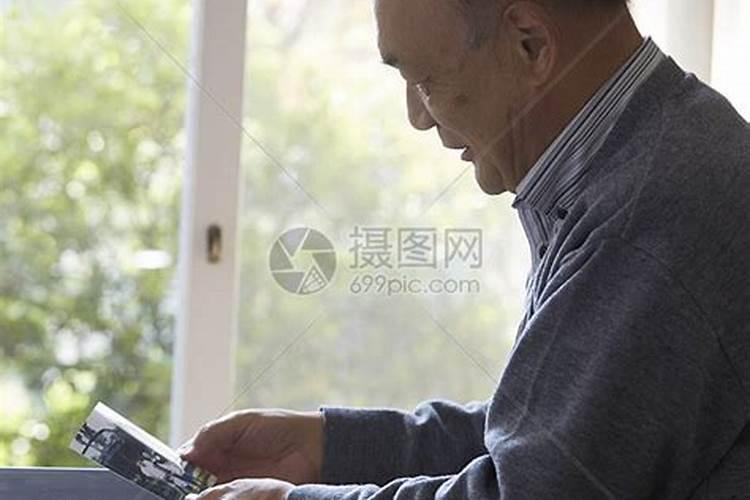 描写下雨时哭的句子
