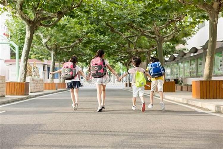梦到自己在学校还是学生