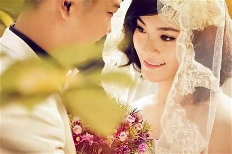能嫁给喜欢的人的女人八字,什么八字女人很有事业
