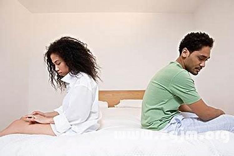 梦见老婆没有穿衣服是什么意思