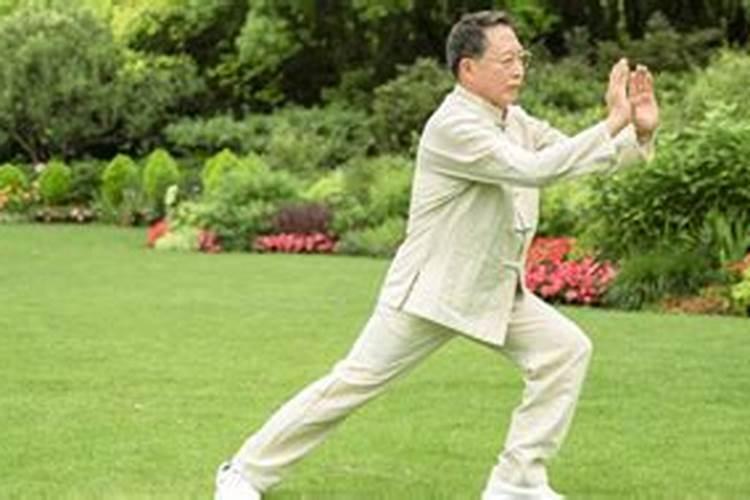 算命先生说 犯小人是什么意思 ？