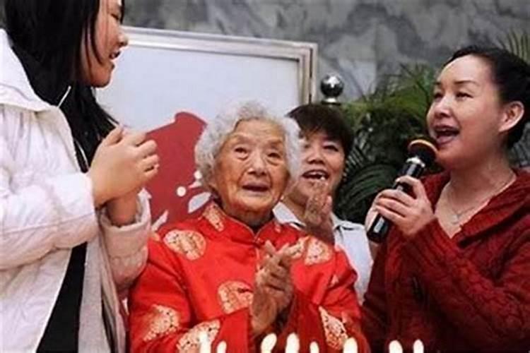 2000年农历11月17日晚上差不多12点出生也不知道是什么命？
