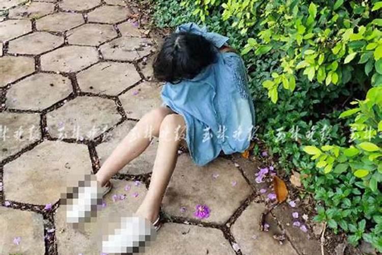 梦见老婆赤身被看见