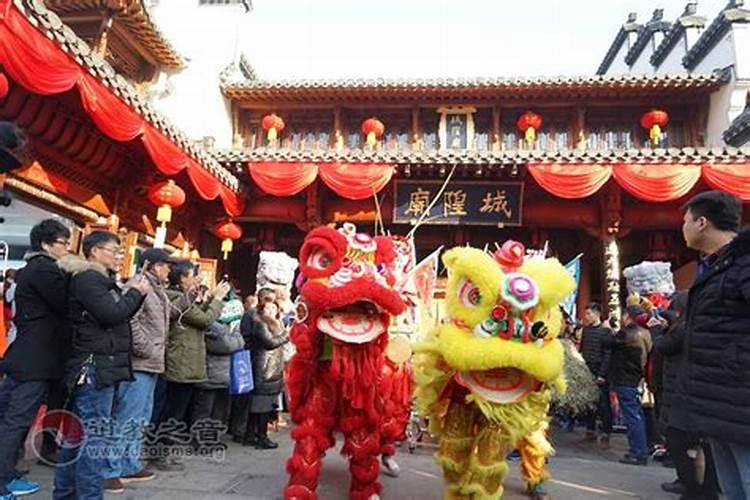 女人梦到火又扑灭财运