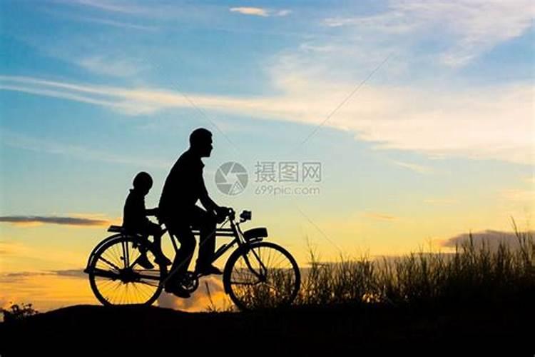 给过世的人烧纸7月14还是7月15？