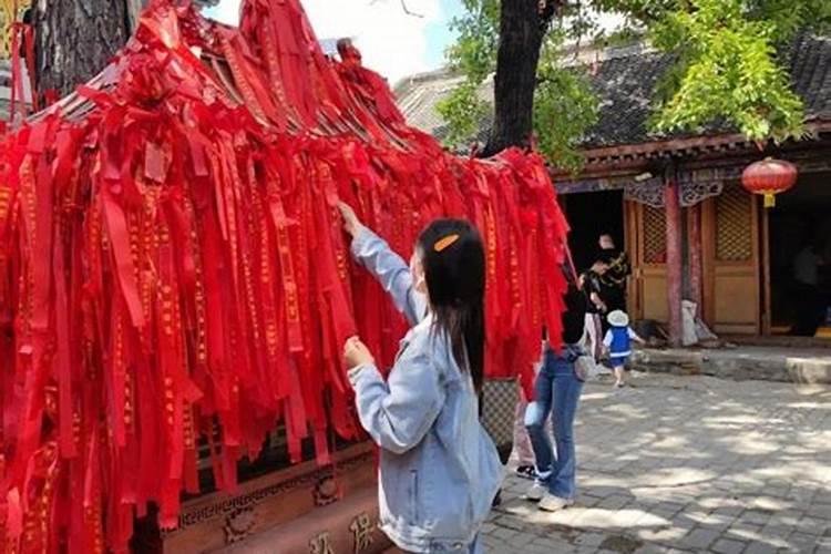 婚姻不顺去五台山拜哪个庙？