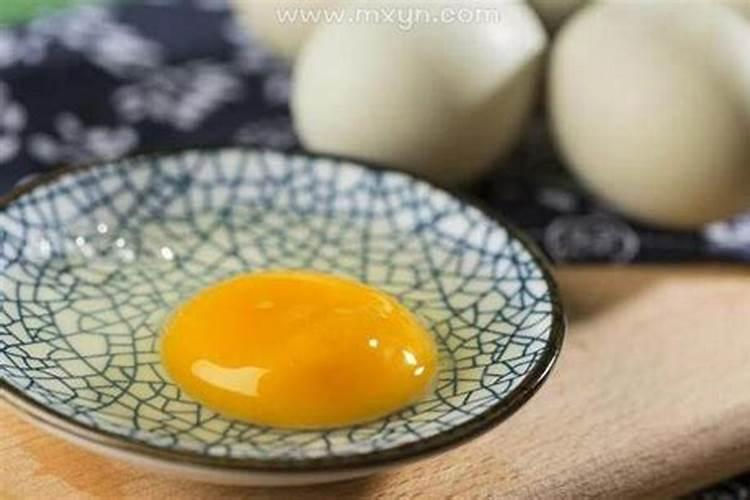 梦见吃鸡蛋是什么预兆 为什么梦见吃鸡蛋