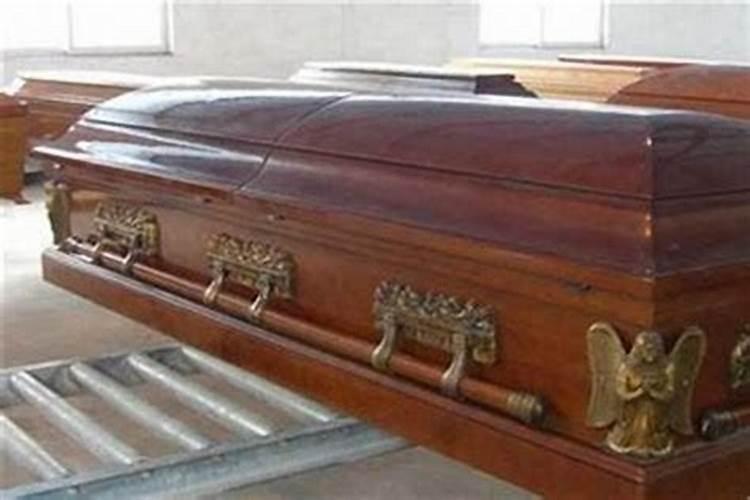 我妹夫死了昨天晚上梦到他又活了来我家跟我说话