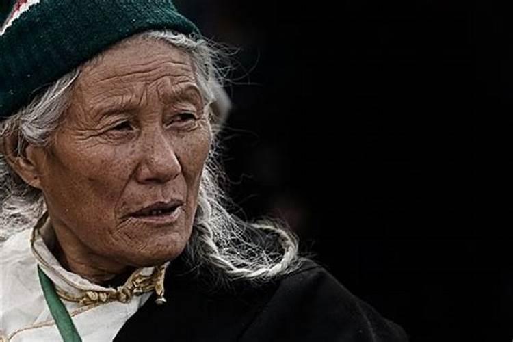 梦见几个已故的老人的预兆