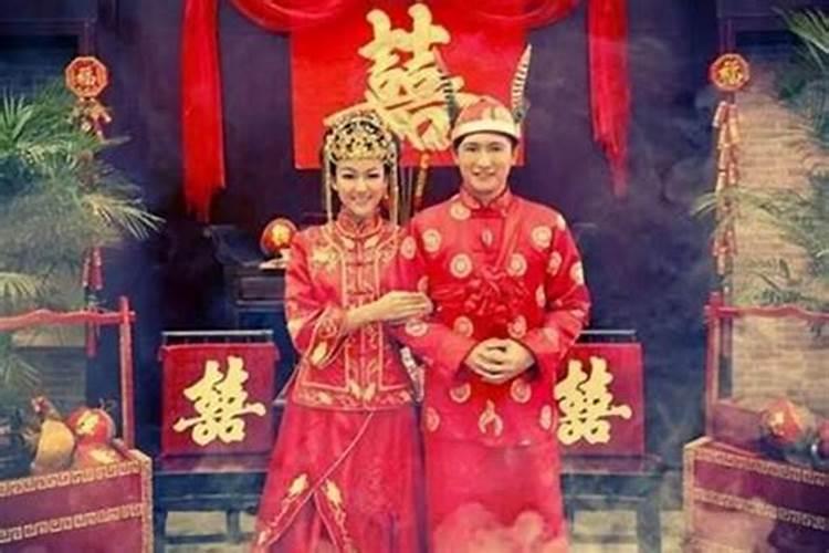 婚姻不顺的祖坟风水 坟山低陷压运势？