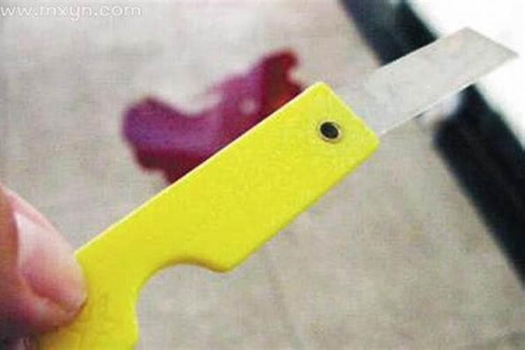 梦见手被划伤出血的预兆