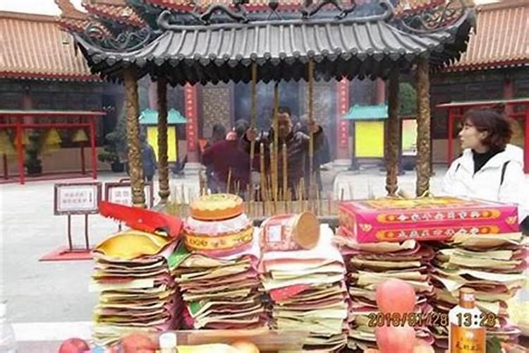 属鸡人2025全年运势 属鸡人2025年每月运势