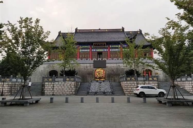 参观义乌城隍庙的指南是什么？