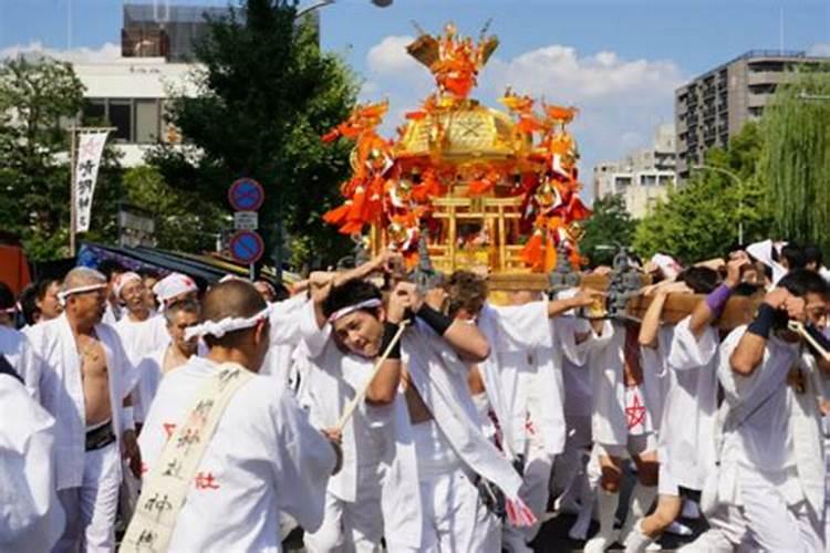 大师,我在微信上把自己的出生地点,生辰八字什么都告诉一个算命的了...