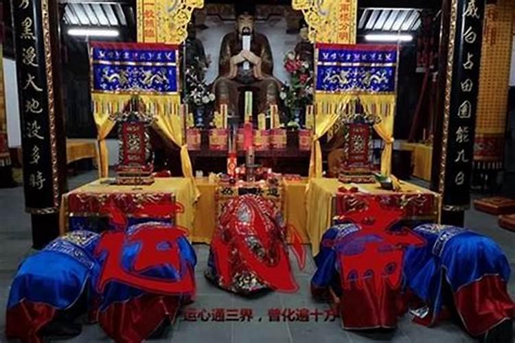 梦见老婆和别人聊天的预兆