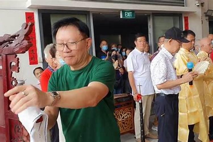 77年大年初一生日的蛇是什么命777大年初一出生的蛇命苦吗,有没有熬...