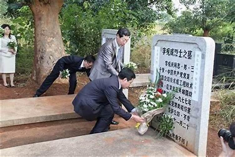 属虎的本命年戴什么？