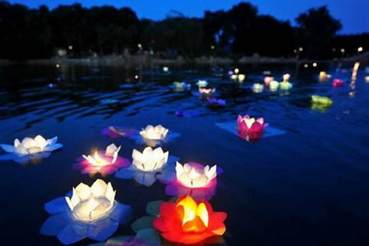 中元节放河灯是怎么个放法？放几盏、什么时间之类的,有讲究吗？