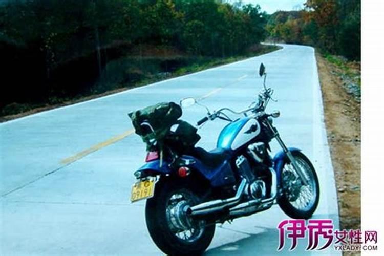 梦见开摩托车从高处滑落的预兆