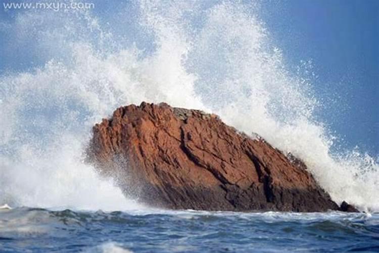 梦见大海大浪是什么意思
