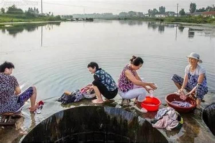 梦见自己老婆被人用砖头砸