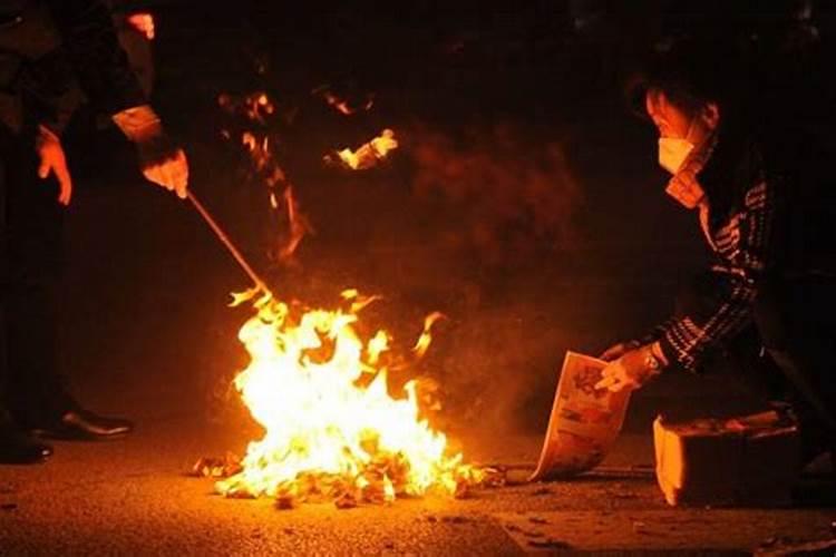 清明节忘烧纸钱了,在什么时候烧合适