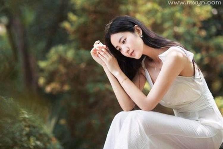 本命年戴金还是红绳