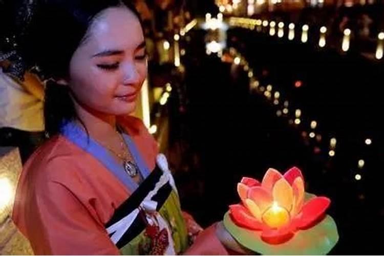 82年属狗女一生婚姻运程