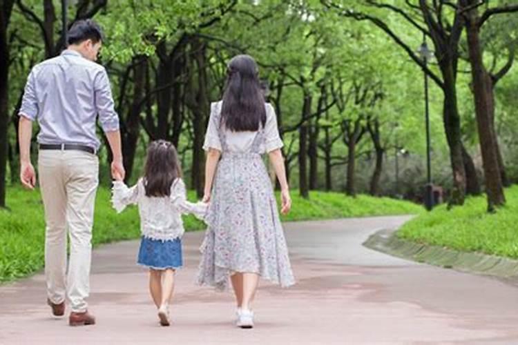 男孩正月初五出生好吗 衣禄有余兄弟和顺？