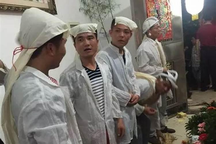 亲人去世,亲人请道士开铃,做法事,念得什么,而且念得很快
