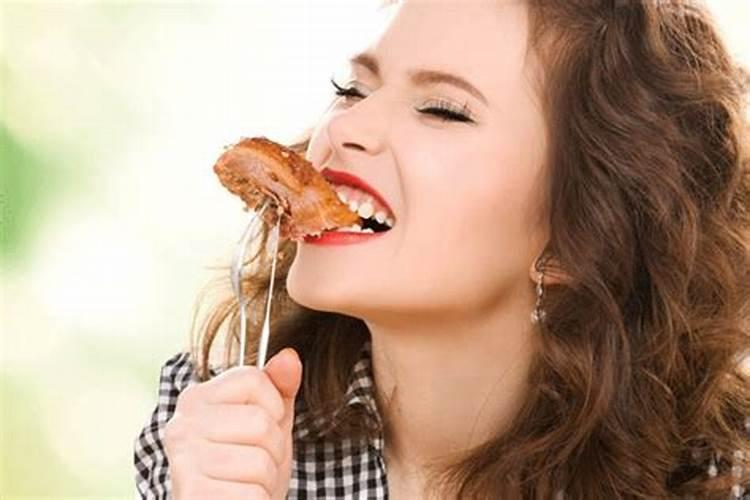 梦见吃猪肉有啥寓意呢 梦见吃猪肉是什么意思