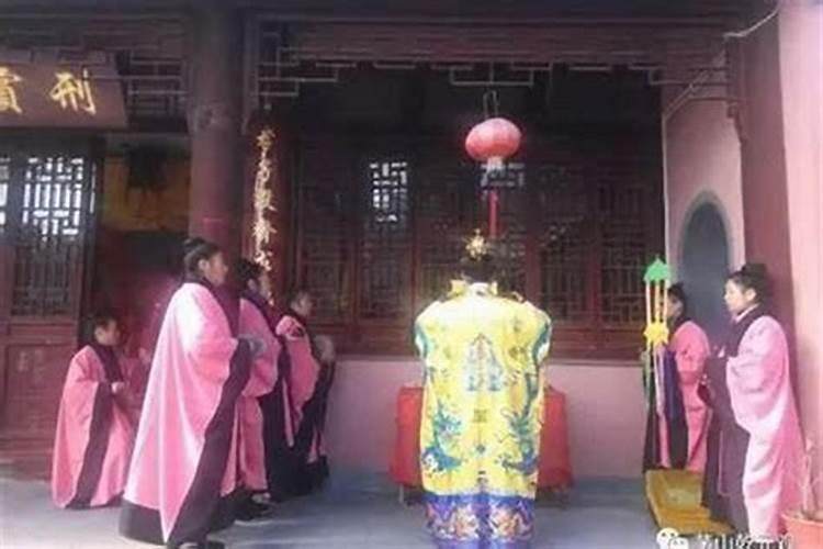 我只知道他的名字,生辰八字,用巫术可以害他吗？