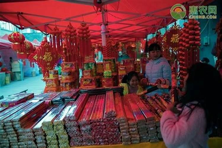 老人去世一周年家中一个儿子的怎样祭奠？