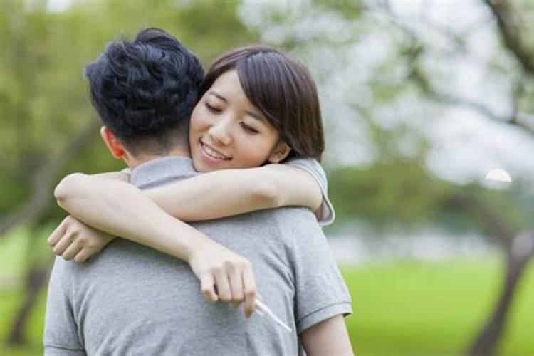 梦见跟一个女孩子动作暧昧的预兆