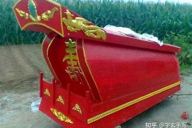 梦见棺材下土安葬